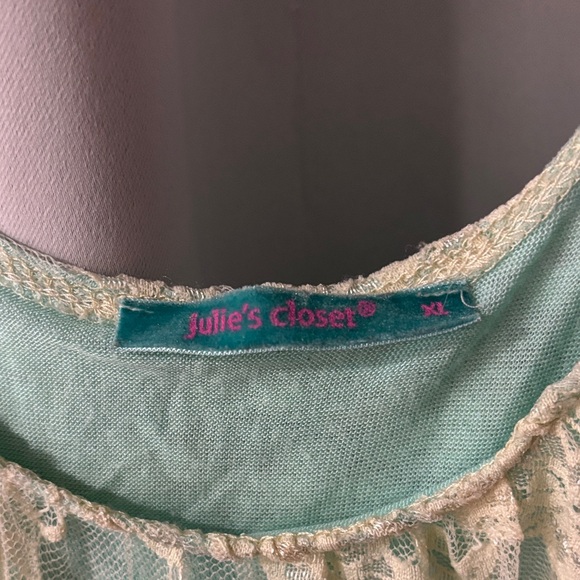 Julie's Closet Lace Overlay Tank Top‎ in Blue and Cream - Picture 2 of 4